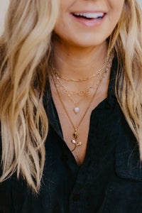 the pearl drop necklace