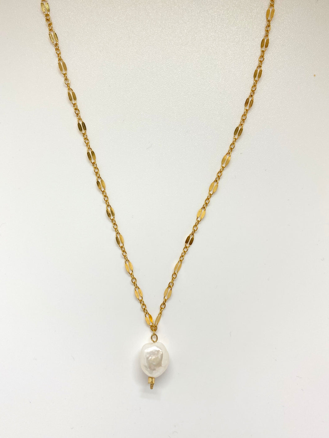 the pearl drop necklace