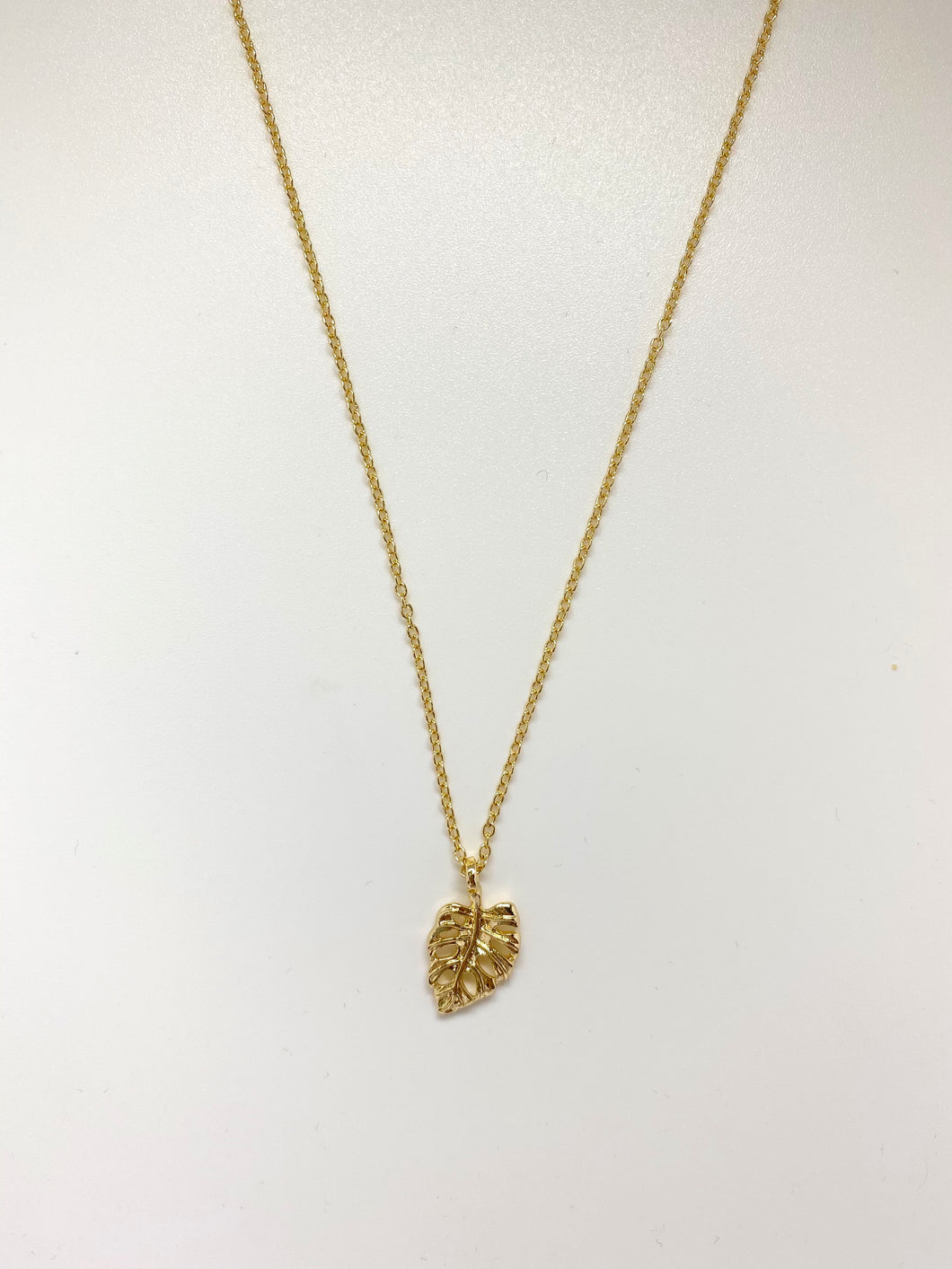 the monstera leaf necklace
